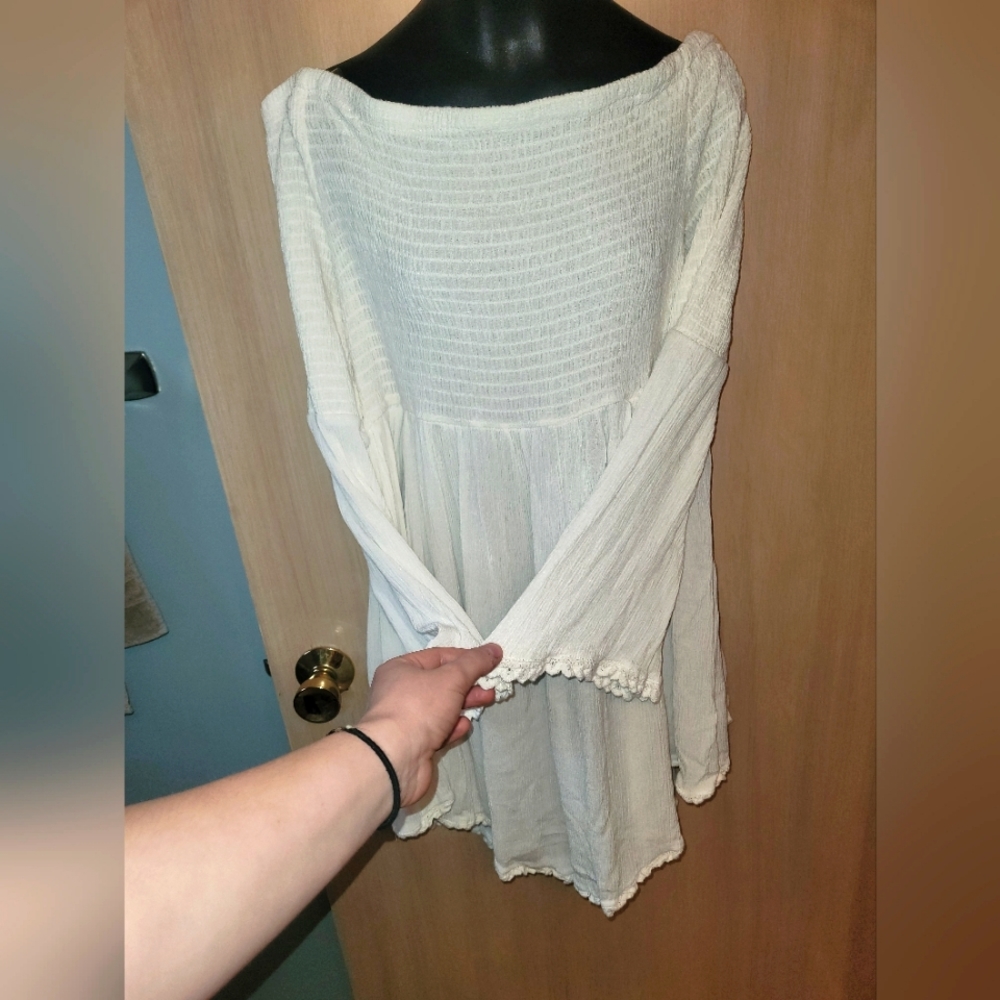 Torrid Size 3 Cream Colored Top